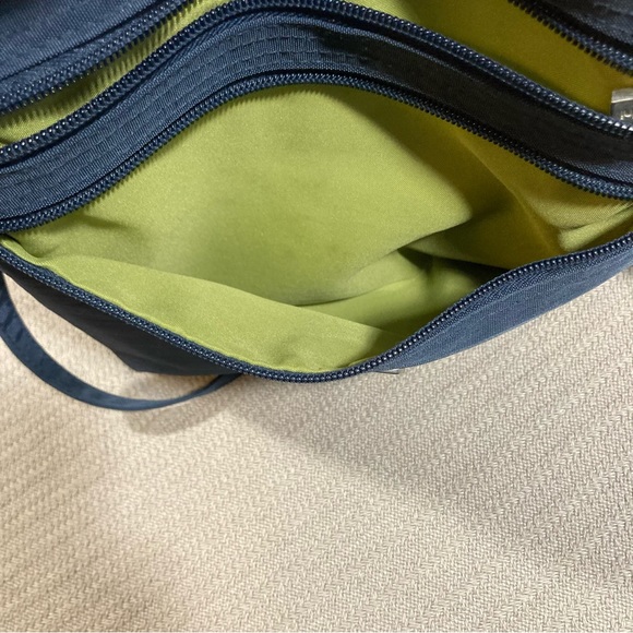 Baggallini Crossbody Bag Purse Navy Blue Removable Strap - Picture 10 of 13